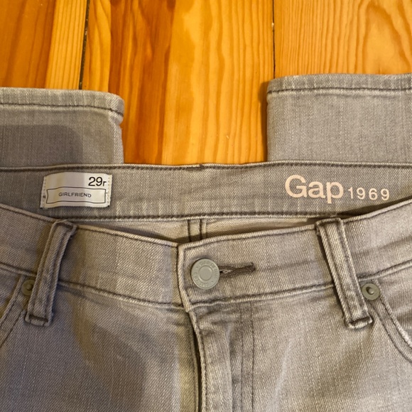 GAP Girlfriend Distressed Jeans - Picture 9 of 15